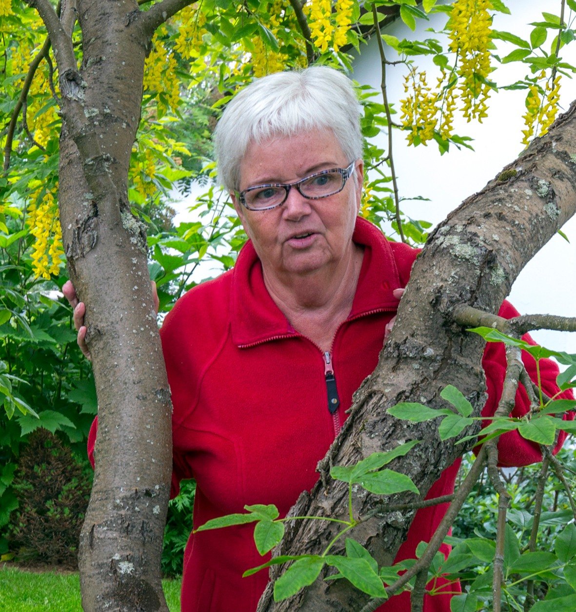 Helga R. Einarsdóttir ólst upp í Garði Hrunamannahreppi.
Myndin er tekin af Auði Ottesen og birtist í tímaritinu Sumarhúsið og garðurinn. 